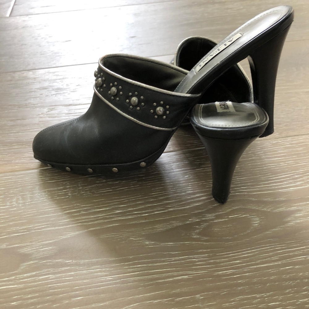 Shoes - Picture 5 of 6